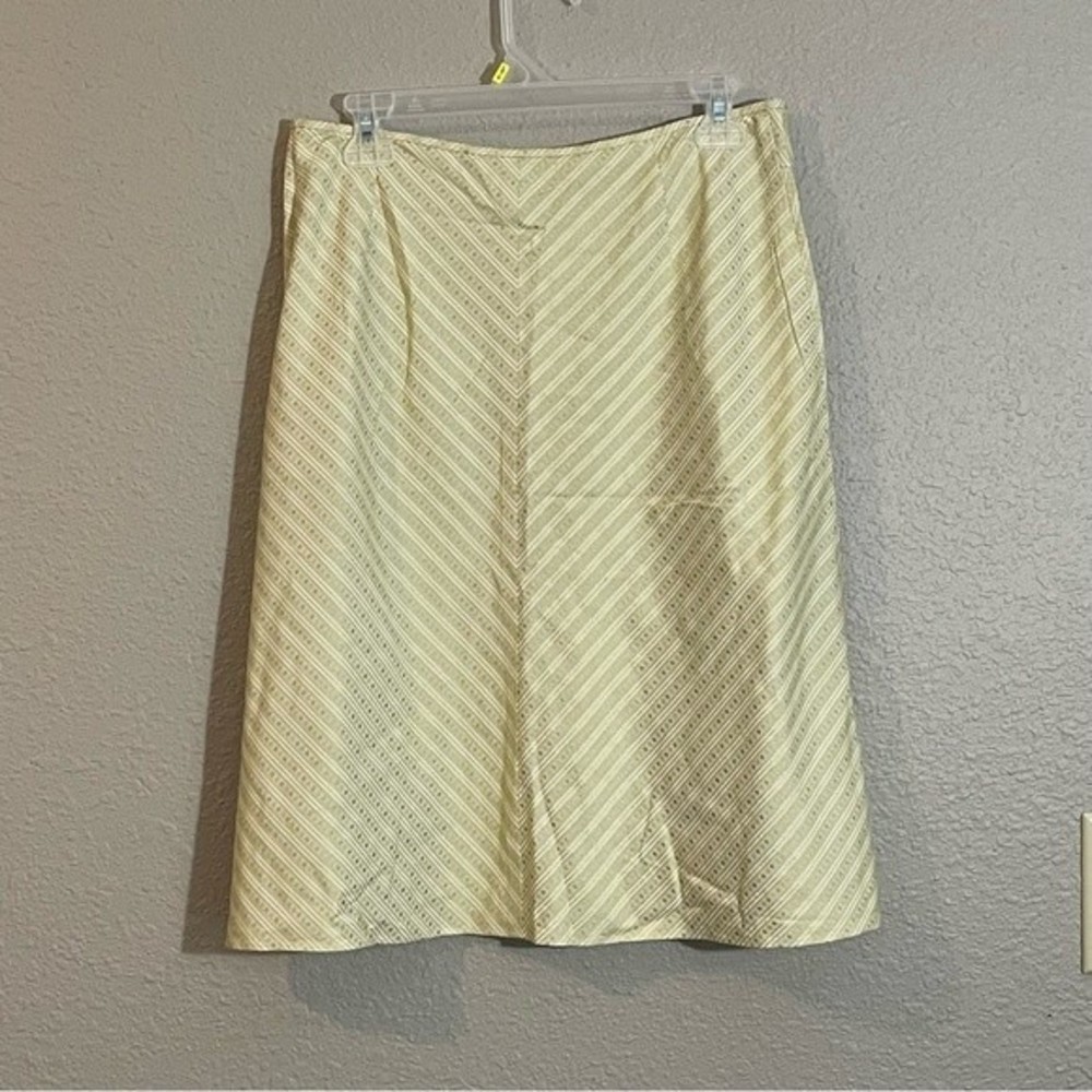 Ann Taylor A-line one hip pleat skirt. Silk blend. Women’s size 6 - Picture 5 of 7